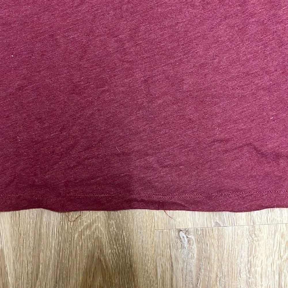 OLD Navy Maroon Youth V-Neck Short Sleeved Tee Shirt.  Size Large